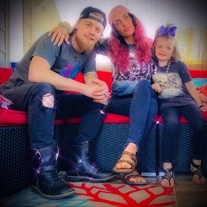 Meet your Posher, Dakota